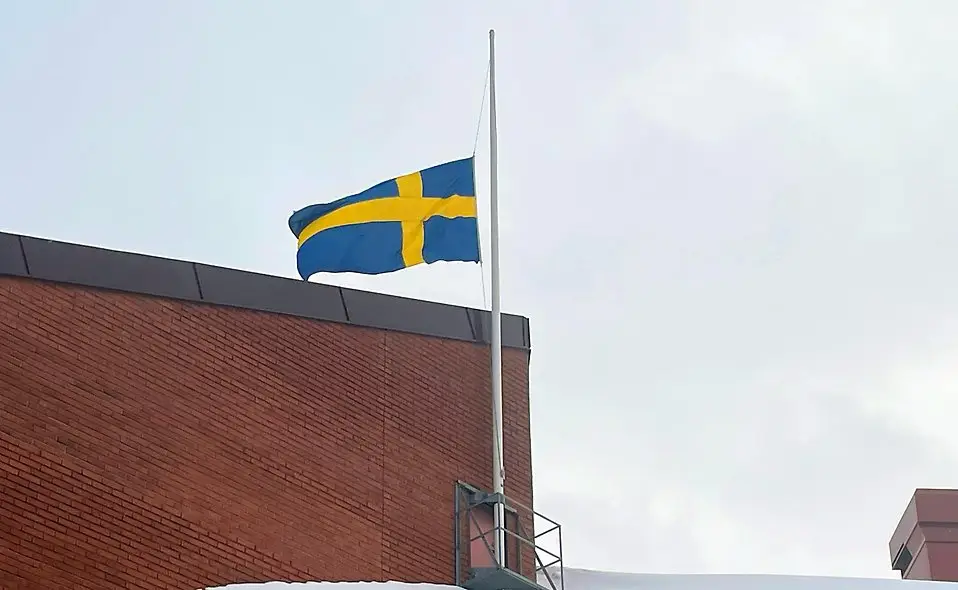 flagg på halv stång